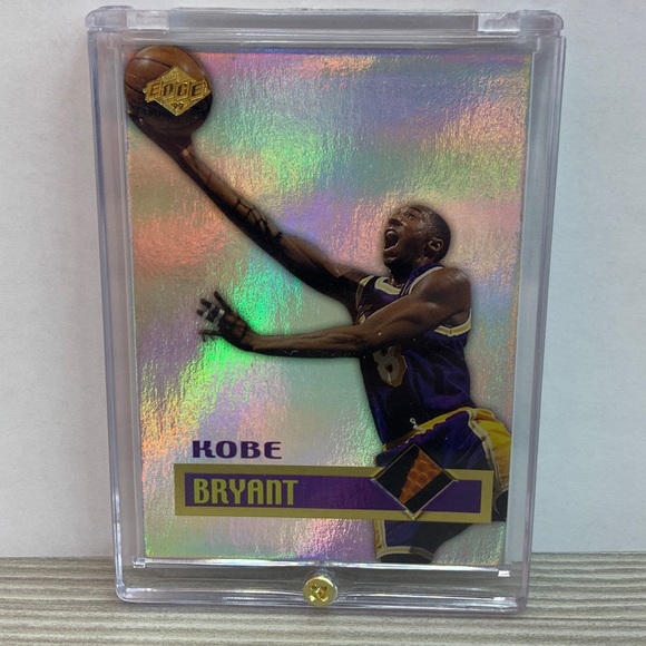 1999 Collectors Edge Kobe Bryant Gameball Card GG1 (MISC7)